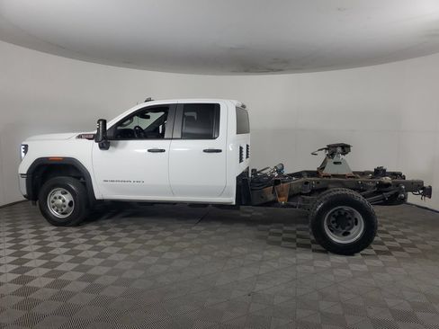 Used 2024 GMC Sierra 3500 Pro w/ Convenience Package AWD/4WD image 7