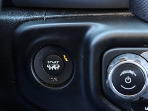 Used 2021 Jeep Gladiator Sport image 24