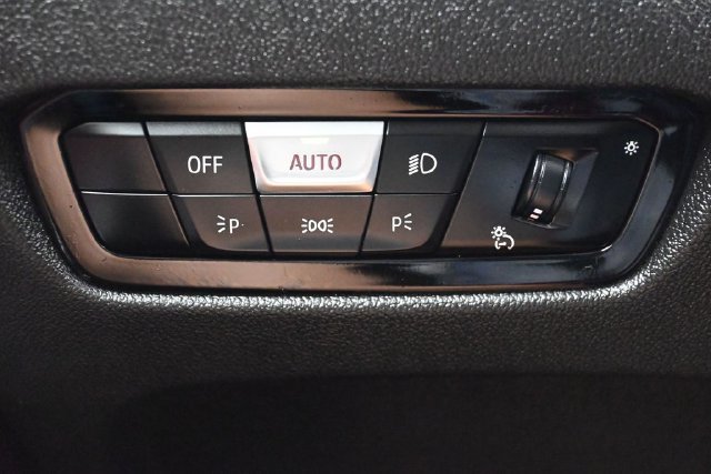 Used 2023 BMW 330i Sedan w/ Premium Package RWD image 22
