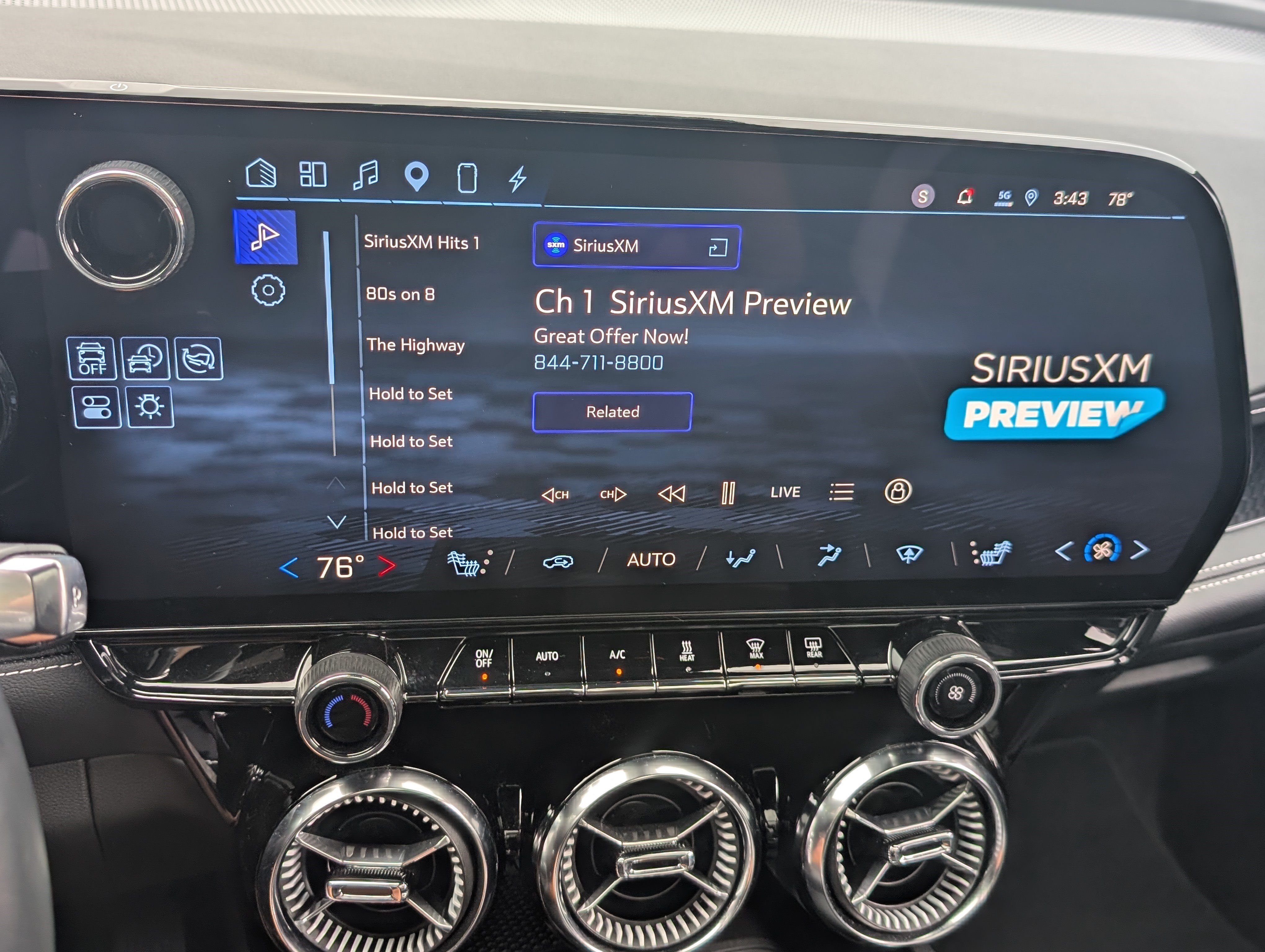 Used 2024 Chevrolet Blazer EV LT AWD/4WD image 30