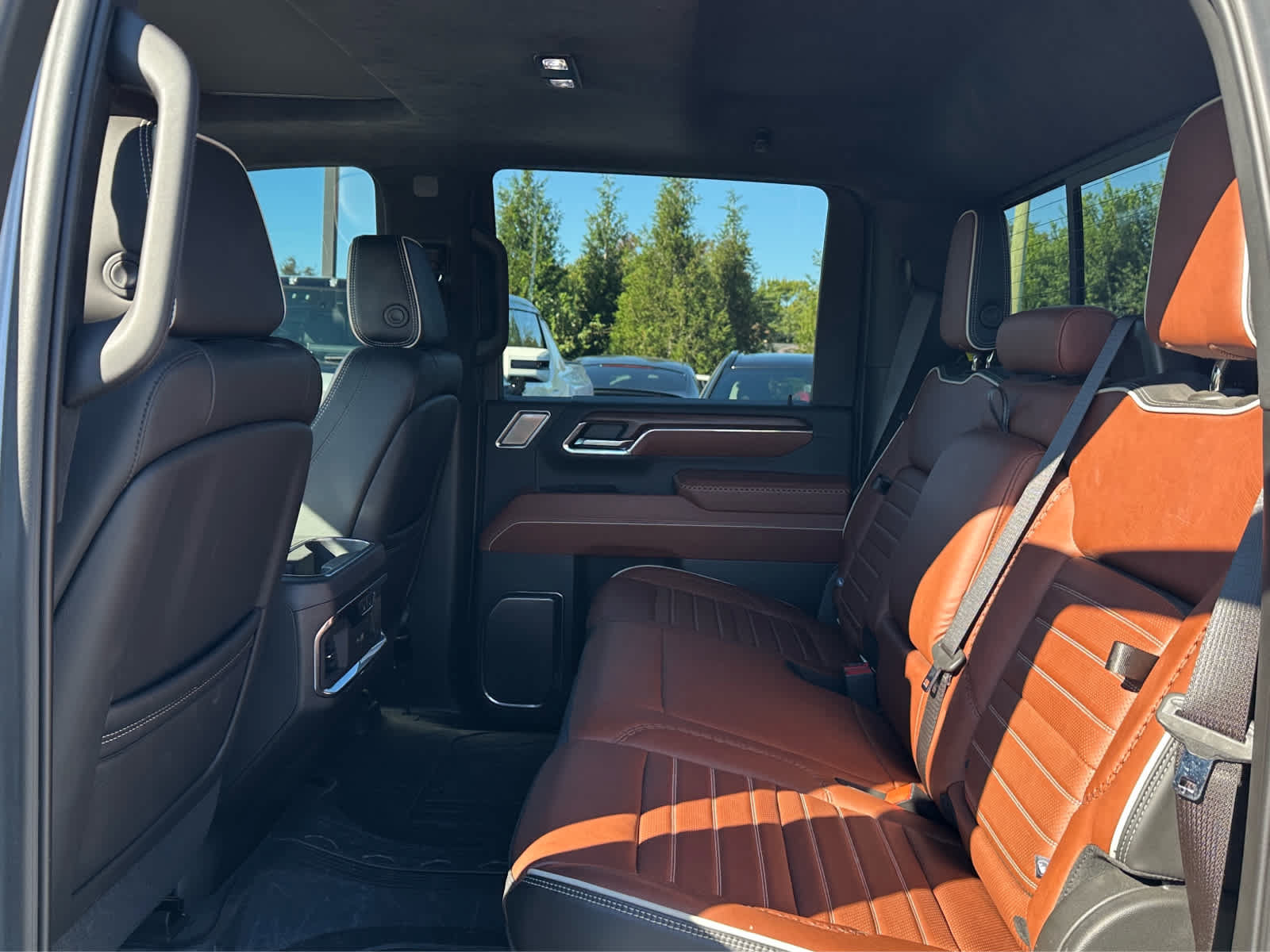 Used 2024 GMC Sierra 2500 Denali Ultimate w/ Snow Plow Prep/Camper Package AWD/4WD image 14