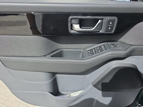 New 2025 INEOS Grenadier Station Wagon AWD/4WD image 16