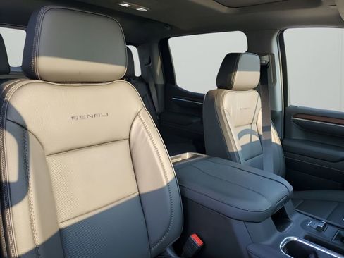 New 2026 GMC Sierra 1500 Denali w/ Denali Reserve Package image 15