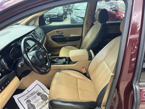 Used 2018 Kia Sedona SX image 9