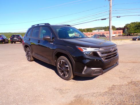 New 2026 Subaru Forester Touring AWD/4WD image 3