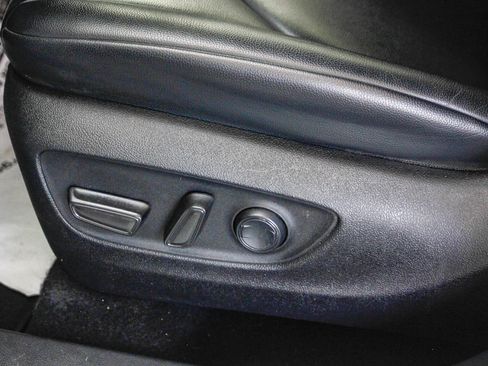 Used 2022 Toyota Highlander XLE image 22