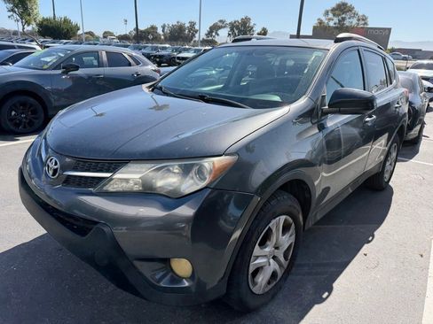 Used 2015 Toyota RAV4 LE FWD image 1