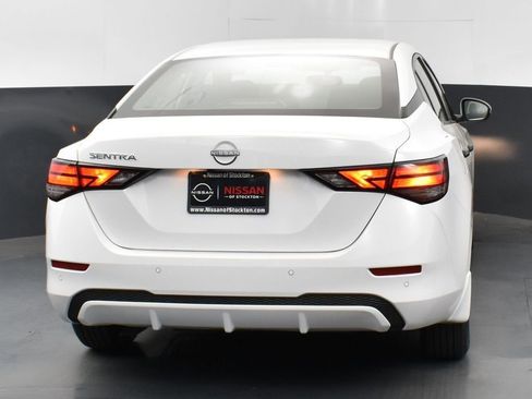 Used 2025 Nissan Sentra S image 7
