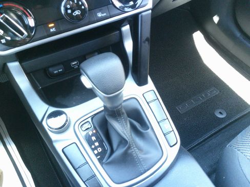 Used 2022 Kia Seltos LX AWD/4WD image 23