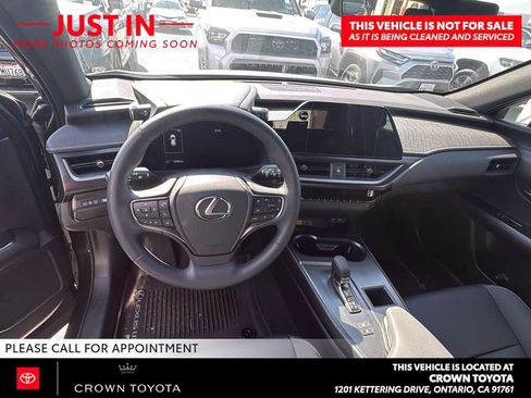 Used 2025 Lexus UX 300h FWD image 9