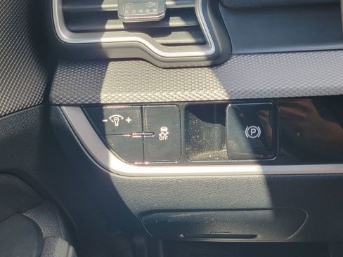 Used 2023 Kia Sportage LX FWD image 32