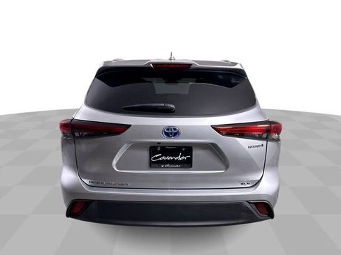 Used 2022 Toyota Highlander XLE image 7