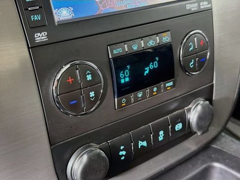 Used 2014 Chevrolet Silverado 2500 LTZ AWD/4WD image 16
