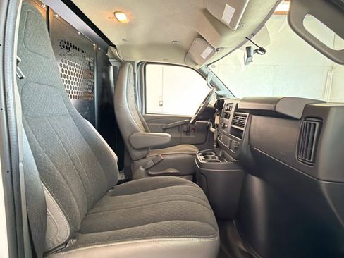 Used 2024 Chevrolet Express 2500 w/ Driver Convenience Package image 18
