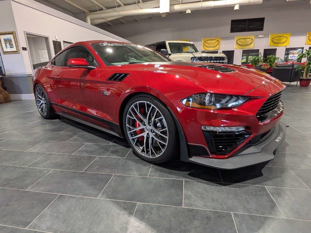 Used 2020 Ford Mustang GT Premium w/ GT Performance Package RWD image 2