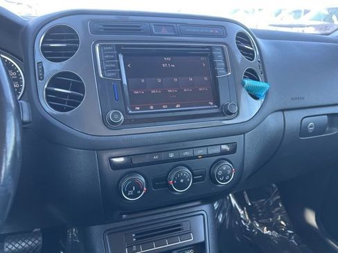 Used 2017 Volkswagen Tiguan Limited w/ Premium Package image 14