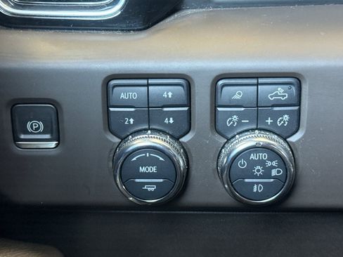 Used 2023 GMC Sierra 1500 Denali AWD/4WD image 41