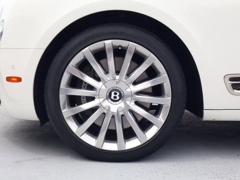 Used 2017 Bentley Mulsanne image 13