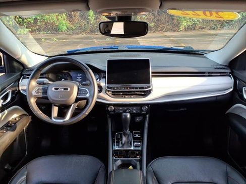 Used 2022 Jeep Compass Limited AWD/4WD image 11