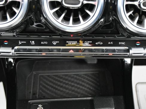 Used 2025 Mercedes-Benz CLA 250 image 21