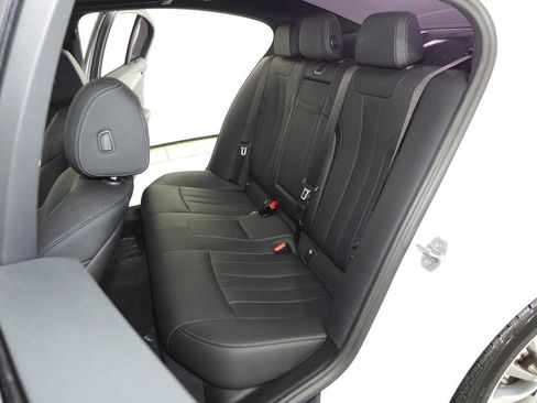 Used 2022 BMW 530i w/ Convenience Package image 20