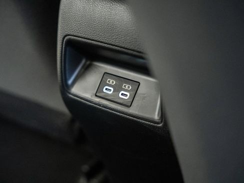 Used 2023 Toyota Corolla SE w/ Carpet Mat Package (TMS) FWD image 30