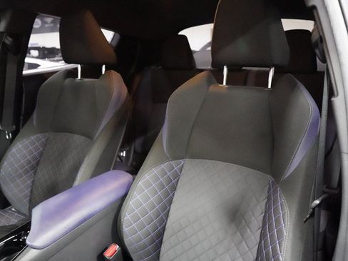 Used 2021 Toyota C-HR XLE FWD image 11