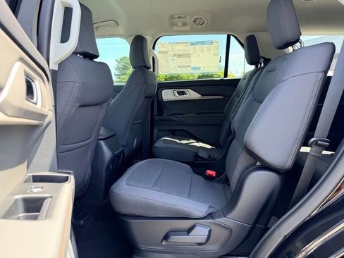 New 2026 Ford Explorer Active RWD image 10