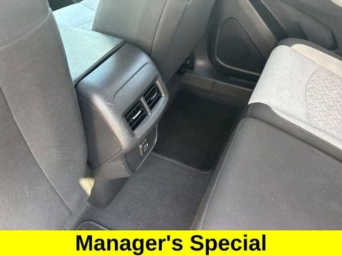 Used 2022 Chevrolet Equinox LS w/ LS Convenience Package image 32