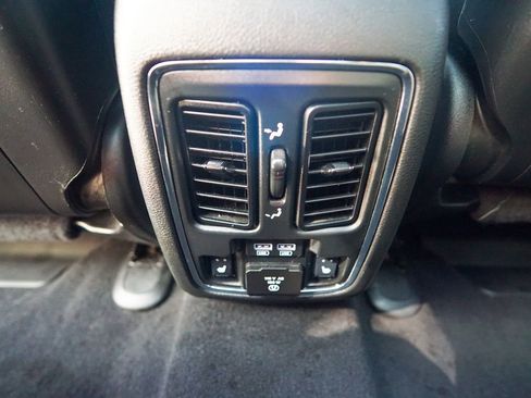 Used 2021 Jeep Grand Cherokee Limited w/ Luxury Group II image 18