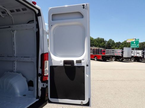 Used 2026 RAM ProMaster 2500 w/ Convenience Group FWD image 46