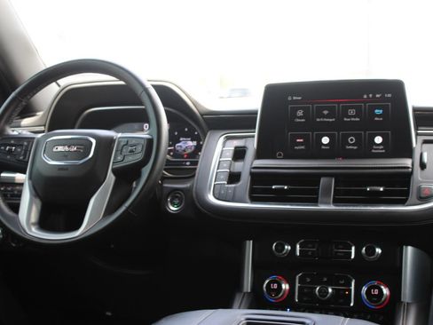 Used 2023 GMC Yukon XL SLT w/ SLT Premium Package AWD/4WD image 30