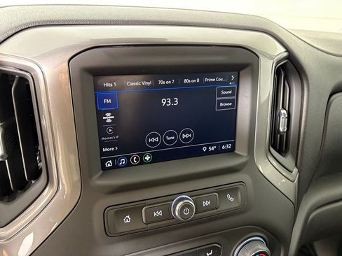 Used 2025 Chevrolet Silverado 2500 Custom w/ Custom Value Package image 29