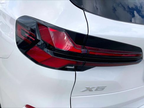 Used 2026 BMW X5 xDrive40i w/ Executive Package image 14