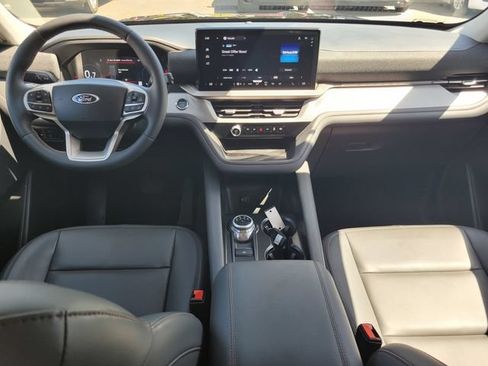 Used 2026 Ford Explorer Active w/ Active Comfort Package RWD image 14