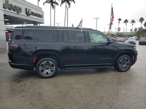 Used 2024 Jeep Wagoneer L Series II w/ Flexible Seating Group image 8