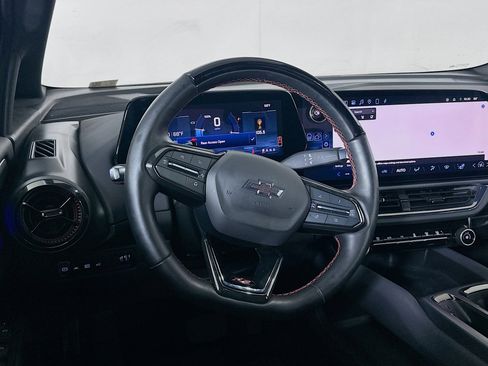 Used 2024 Chevrolet Equinox EV RS image 18