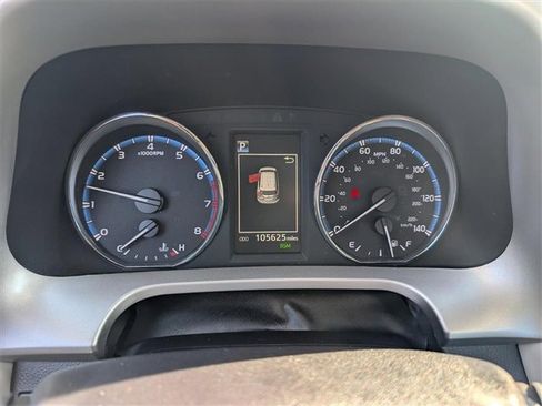 Used 2017 Toyota RAV4 Limited image 14