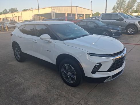 Used 2025 Chevrolet Blazer LT FWD image 6