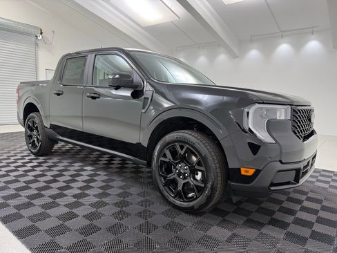 New 2026 Ford Maverick Lariat w/ Black Appearance Package image 1