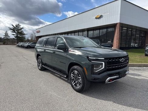 New 2026 Chevrolet Suburban Z71 w/ Z71 Off-Road Package AWD/4WD image 2