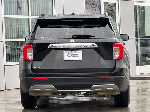 Used 2023 Ford Explorer XLT w/ Equipment Group 202A image 5