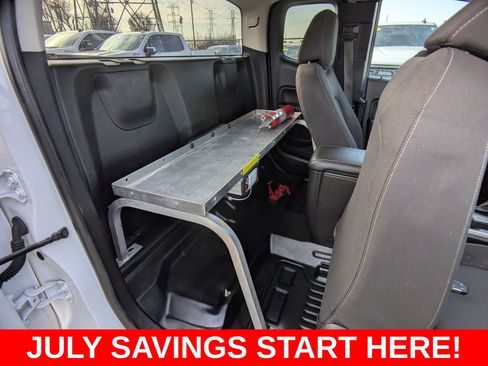 Used 2021 Chevrolet Colorado LT w/ Fleet Safety Package AWD/4WD image 17