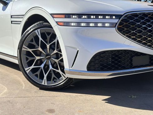Used 2025 Genesis G90 3.5T image 4