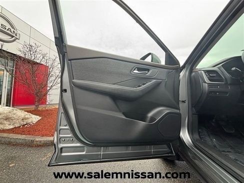 Certified 2023 Nissan Rogue SV image 12