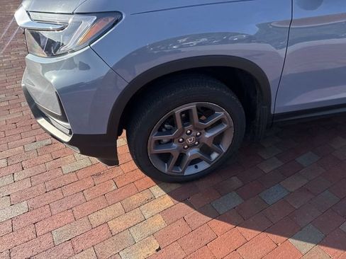 Certified 2023 Honda Passport EX-L image 2