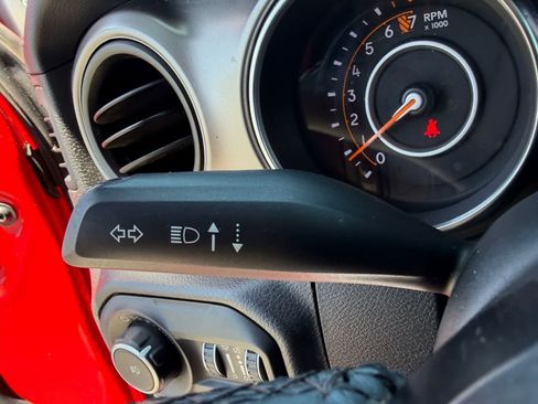 Used 2019 Jeep Wrangler Unlimited Sport S AWD/4WD image 19