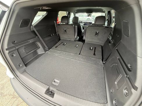 New 2026 Chevrolet Traverse LT w/ Midnight/Sport Edition AWD/4WD image 28