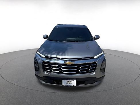 Used 2025 Chevrolet Equinox LT FWD image 4