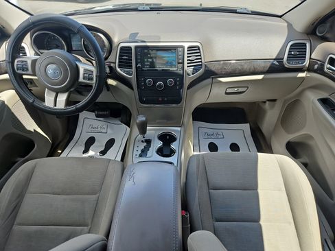 Used 2013 Jeep Grand Cherokee Laredo AWD/4WD image 19